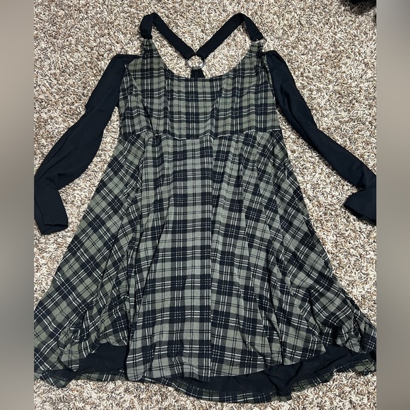 Killstar Plaid Green Dress with Black Accents - Picture 6 of 6